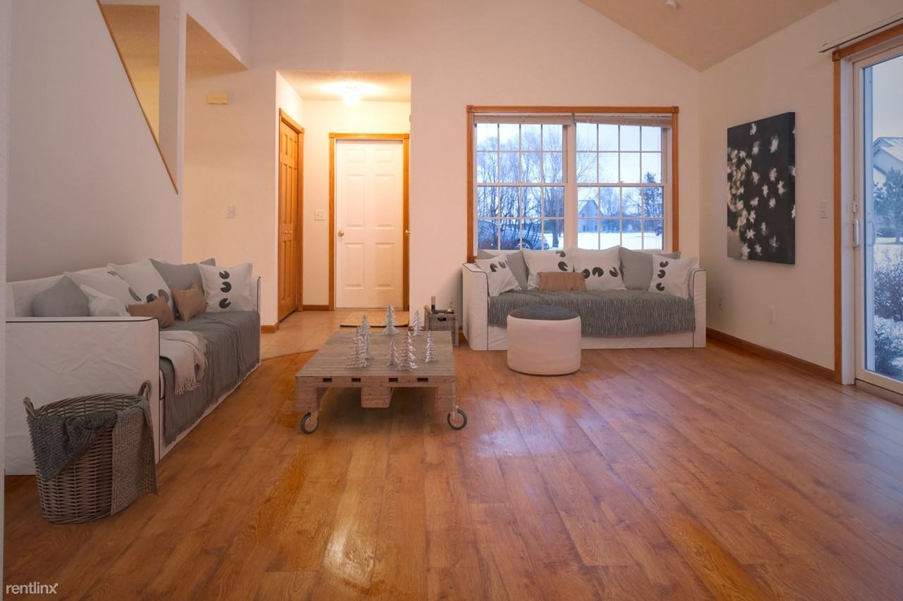 648 Old Highway 35 S - Photo 2 of 10