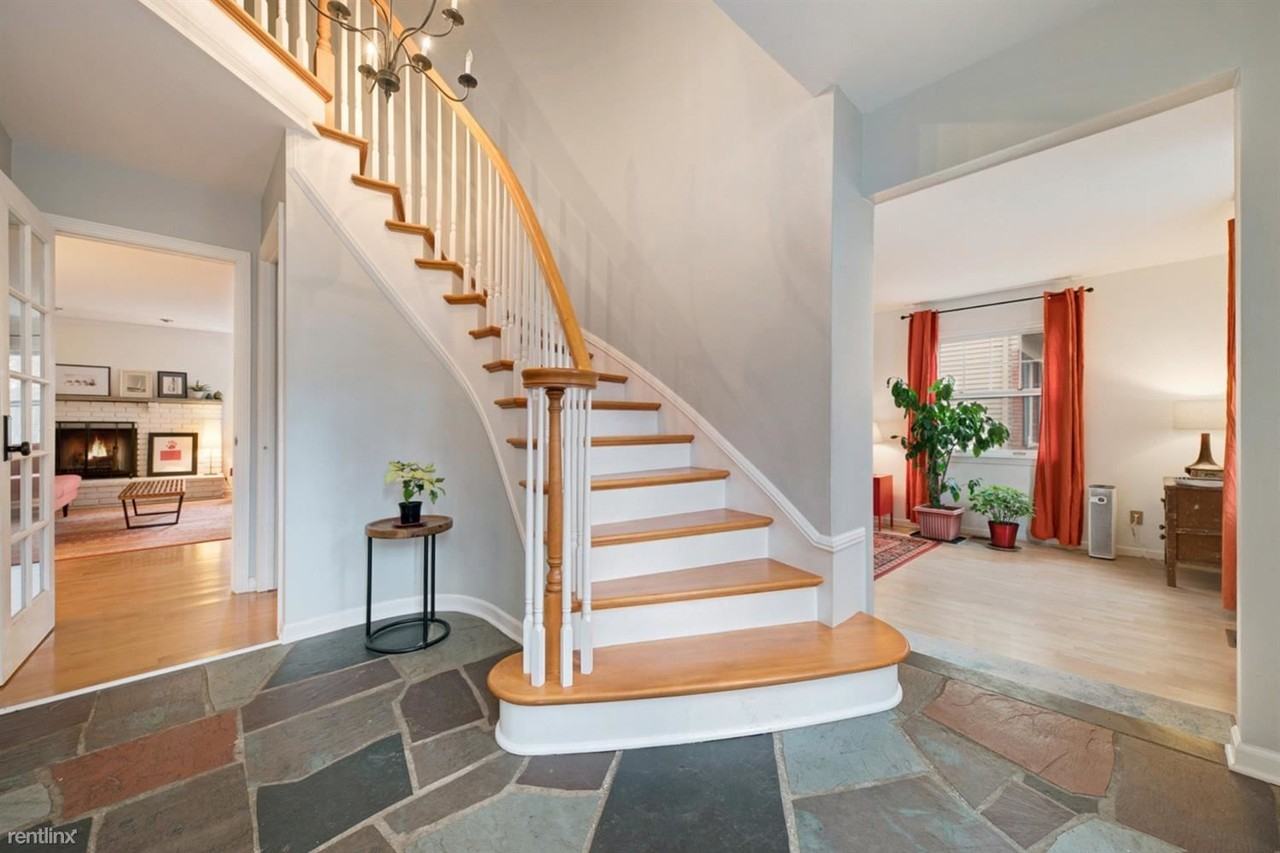 1436 Bardstown Trl - Photo 2 of 10