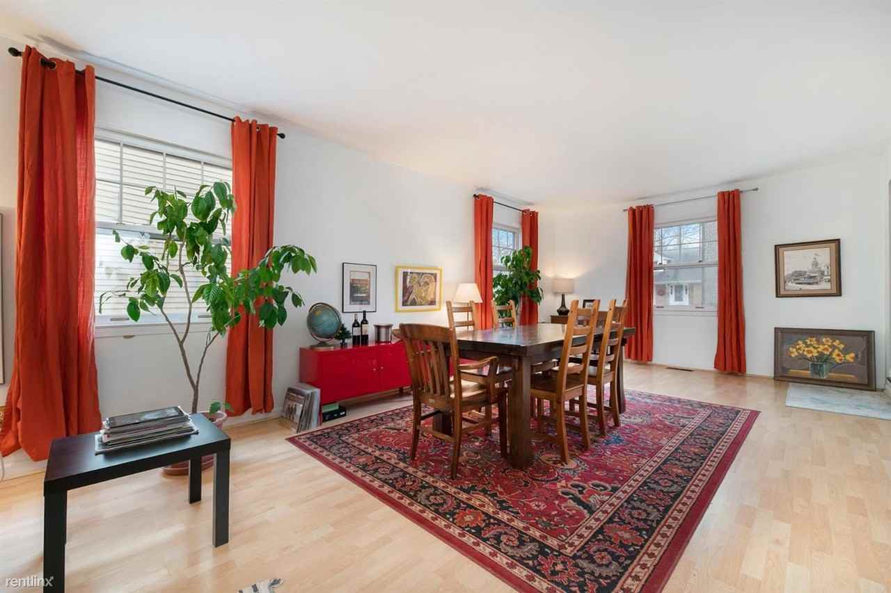 1436 Bardstown Trl - Photo 3 of 10