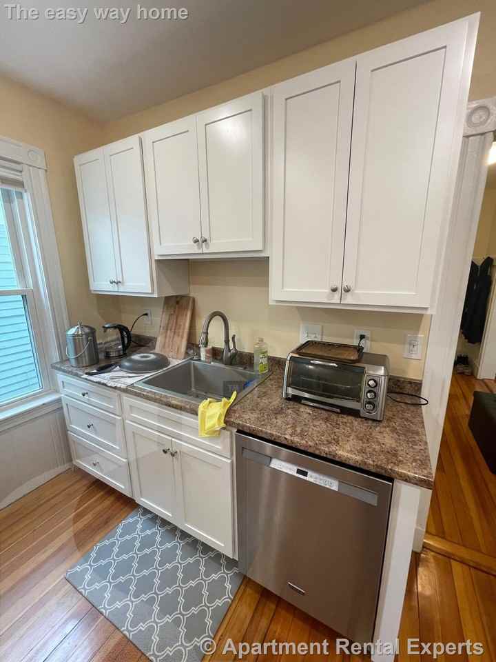 10 Chandler St #2 - Photo 4 of 16