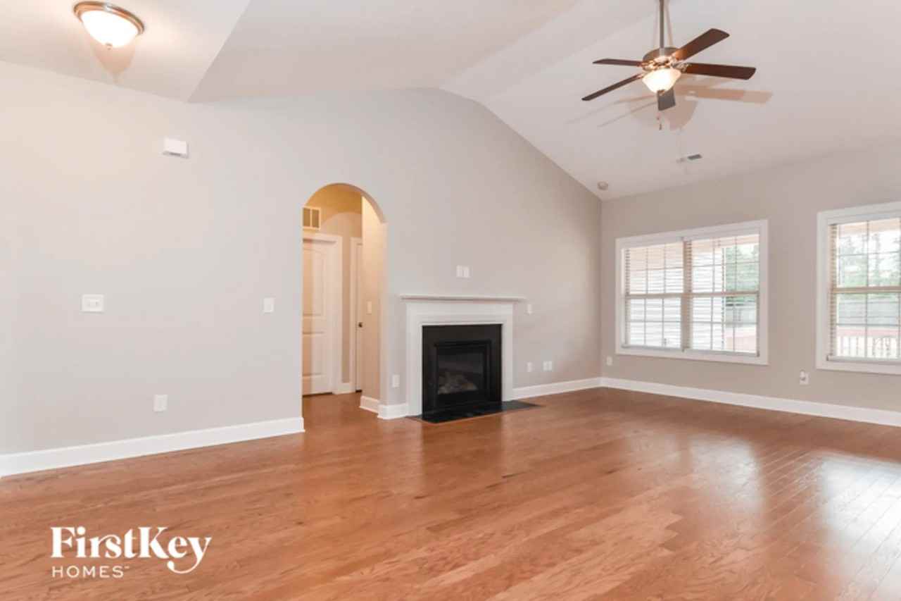 2723 Edenridge Dr - Photo 3 of 15