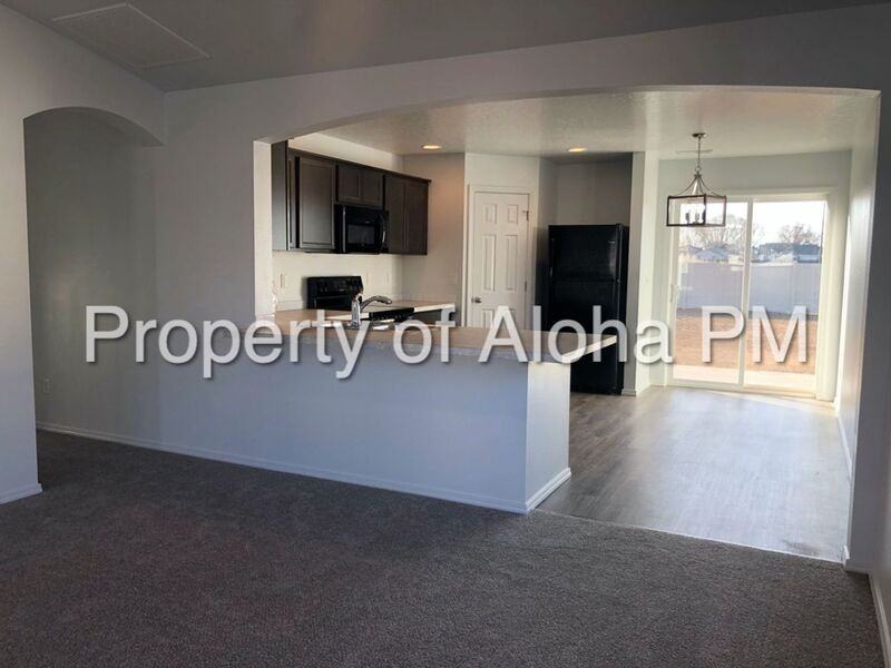 11587 Quincy St - Photo 4 of 12
