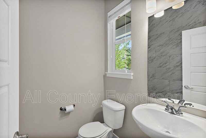 11913 173rd St E - Photo 4 of 45