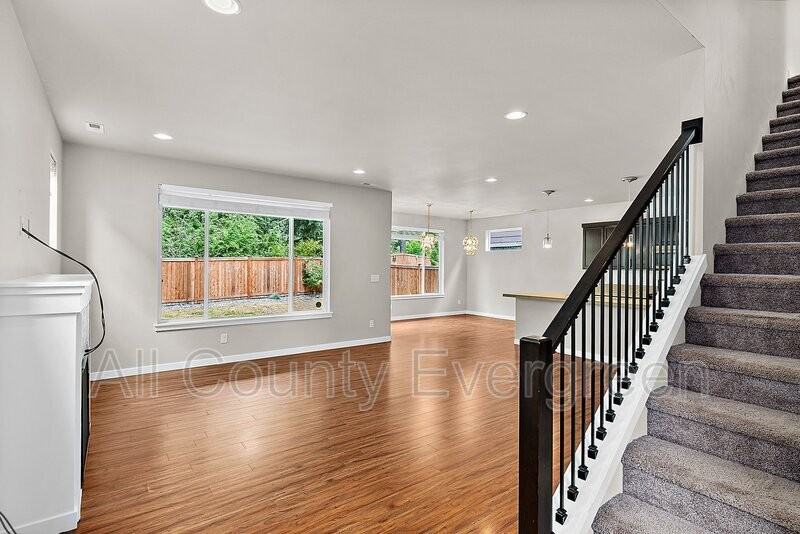 11913 173rd St E - Photo 5 of 45