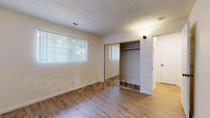 1824 Parallel St - Photo 2 of 12