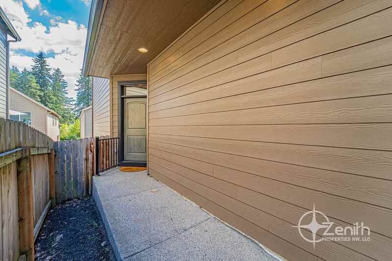 5921 Ne 48th St - Photo 6 of 35