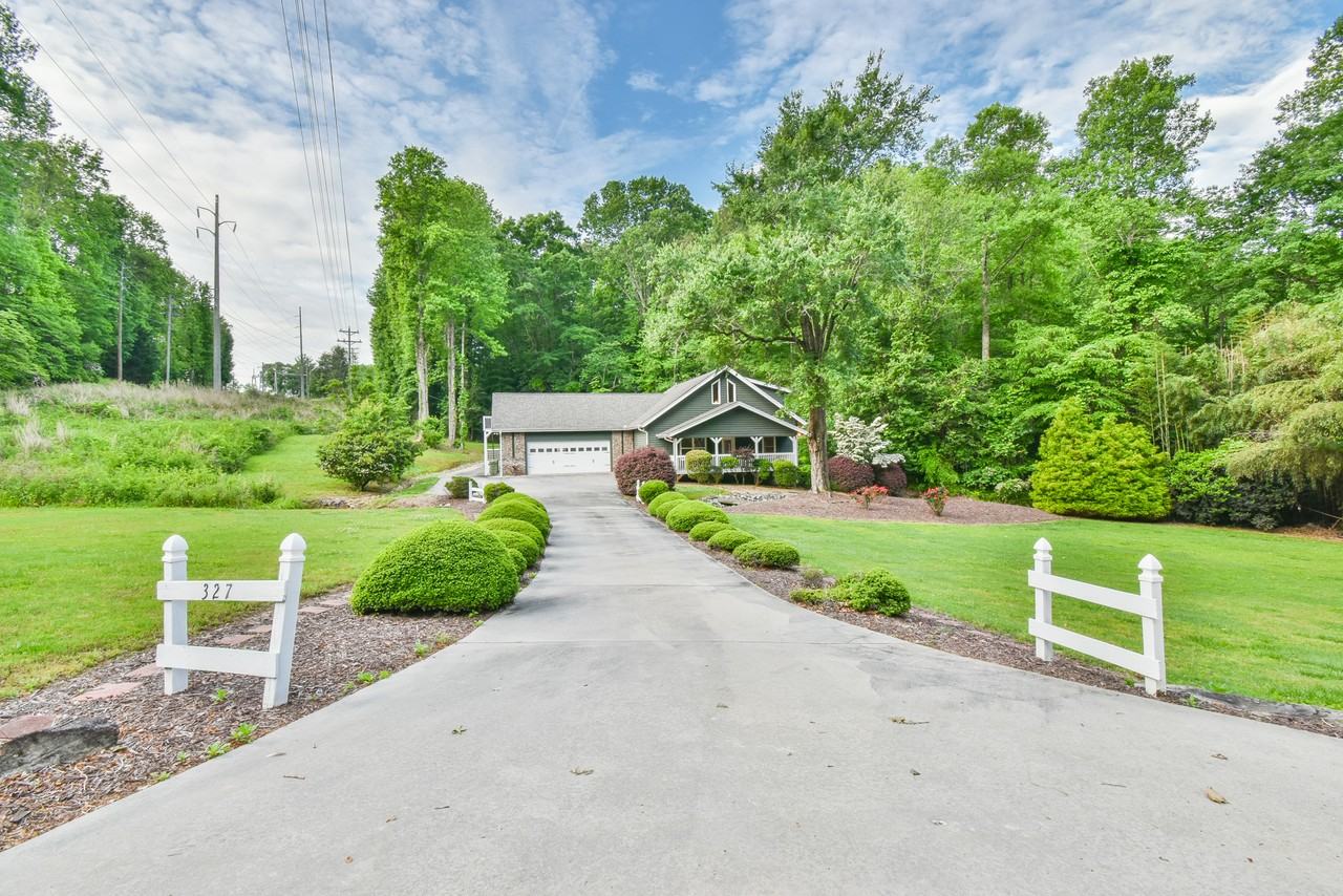 327 Jess Hunt Rd - Photo 2 of 30