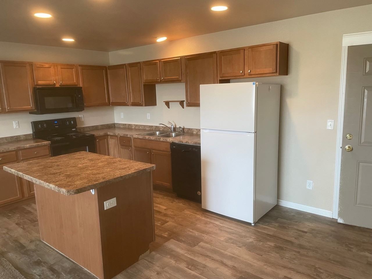 638 S Dakota St #3 - Photo 2 of 8