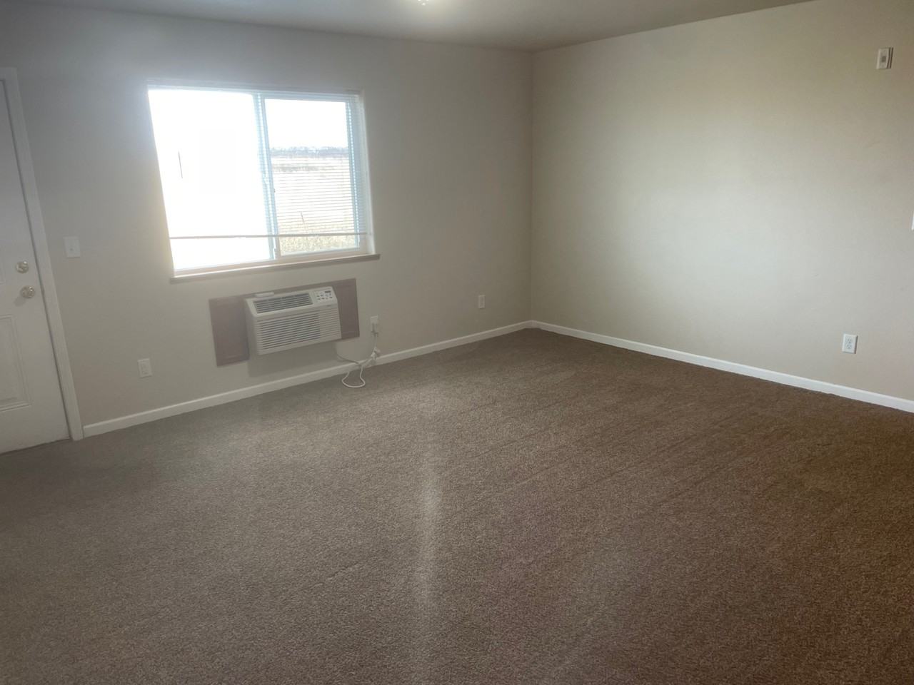 638 S Dakota St #3 - Photo 3 of 8