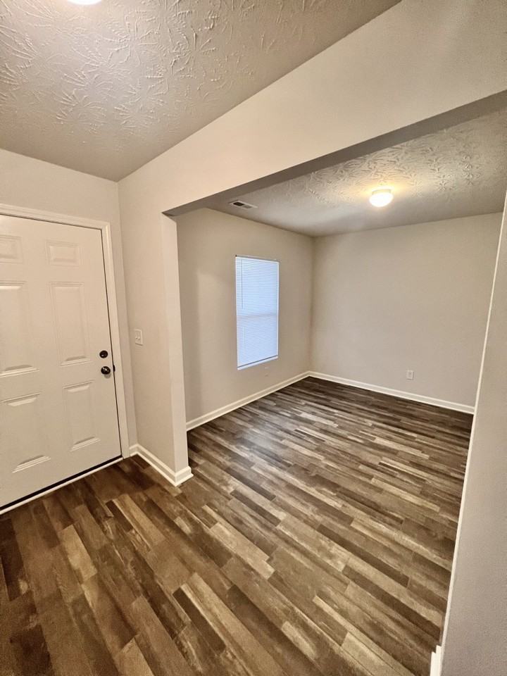 311 Rosie St - Photo 2 of 16