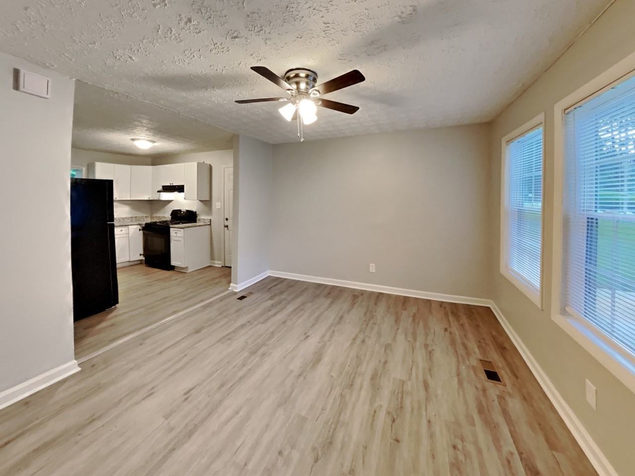 2797 Revere Dr Nw - Photo 3 of 18