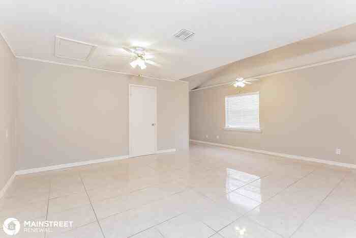 10312 Olcot St - Photo 3 of 16