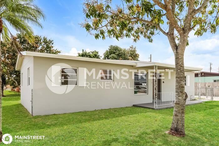 10220 Sw 151st Ter - Photo 3 of 16