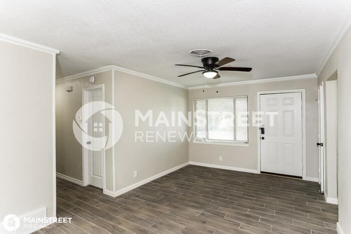 3704 Aurora St - Photo 3 of 16