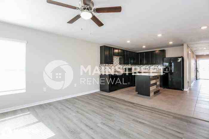 6628 Longboat Dr - Photo 3 of 16