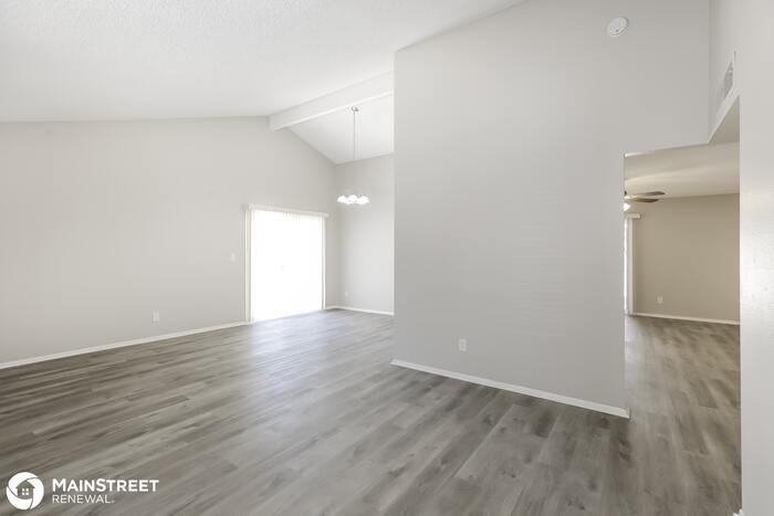 6350 W Sunnyslope Ln - Photo 3 of 15