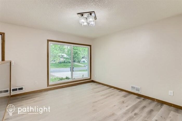 10332 Hollywood Blvd Nw - Photo 3 of 21