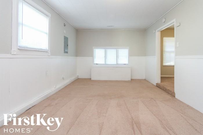 3116 Carlsbad Dr - Photo 3 of 15