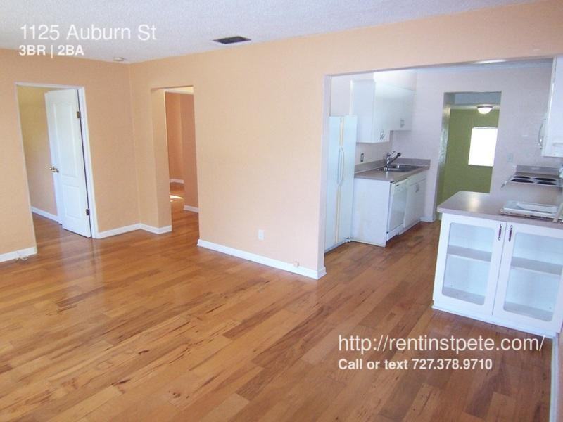 1125 Auburn St - Photo 2 of 13