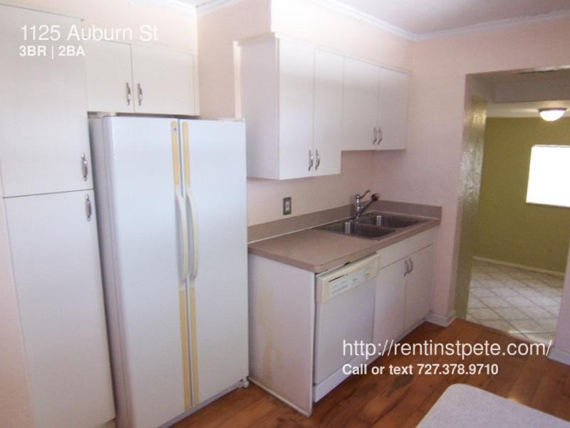 1125 Auburn St - Photo 3 of 13