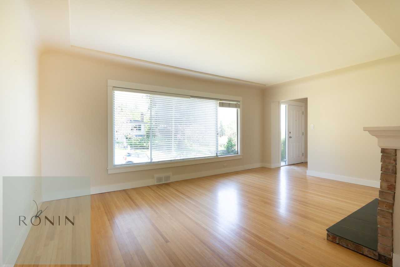 8083 Strathearn Avenue - Photo 2 of 39