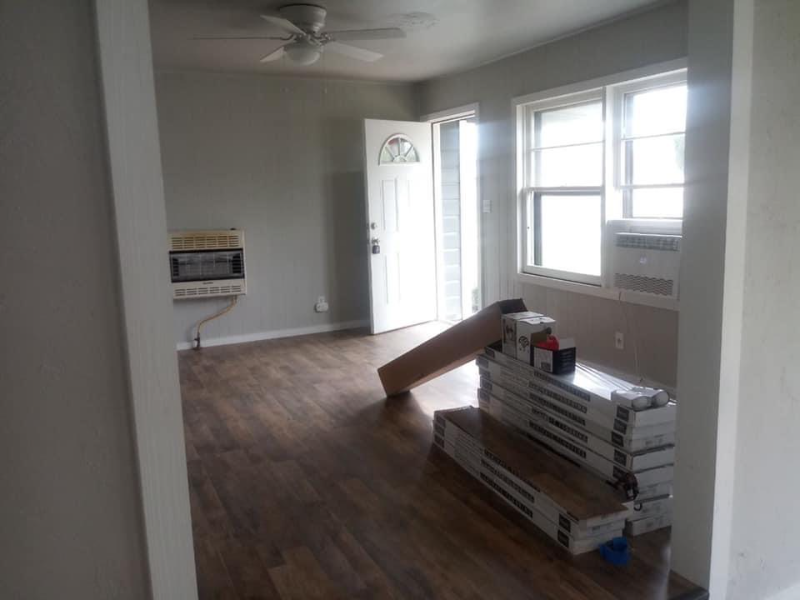 1015 Eula St - Photo 2 of 12