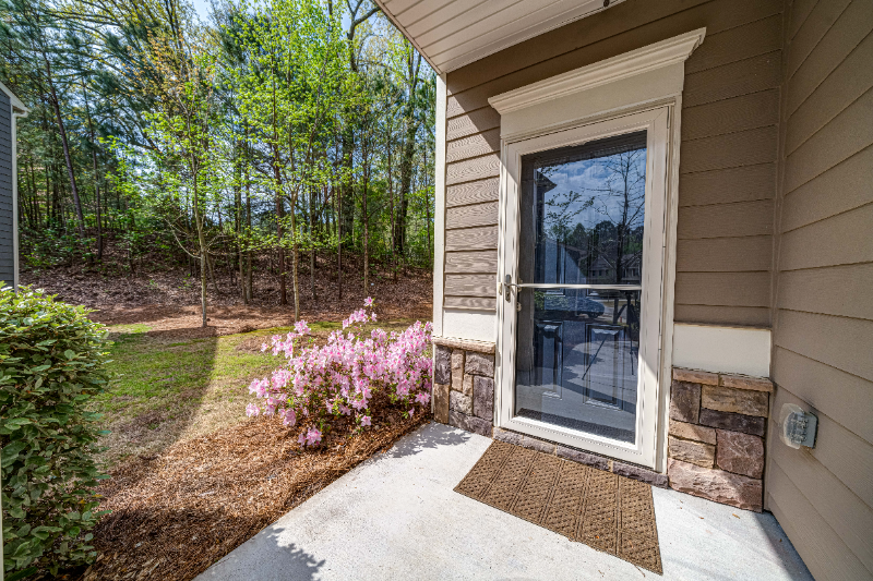 246 Oakview Dr - Photo 3 of 50
