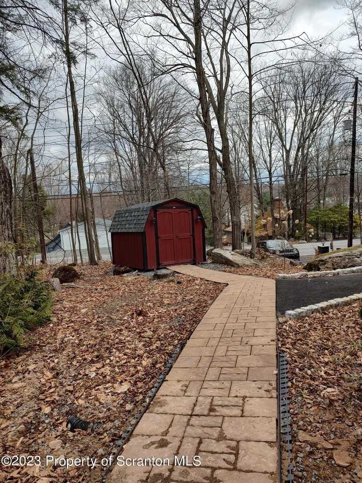 514 Lakeview Dr W - Photo 3 of 26