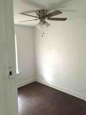 610 W Washington St - Photo 3 of 3