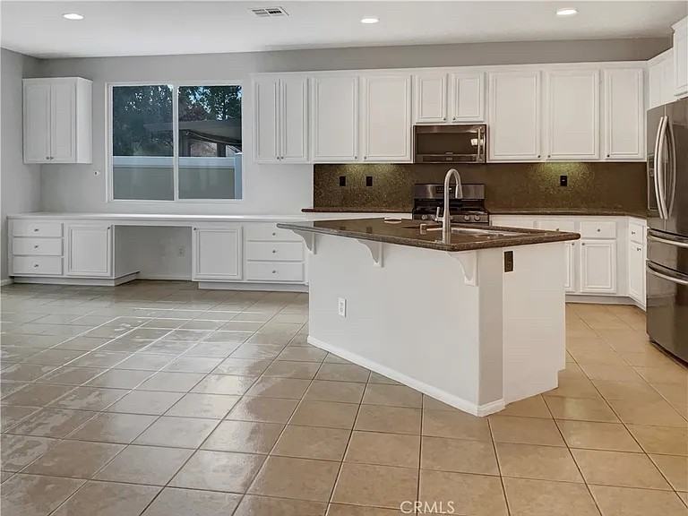 211 Logan Ave - Photo 3 of 13