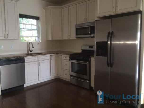 1219 S 24th St - Photo 3 of 6