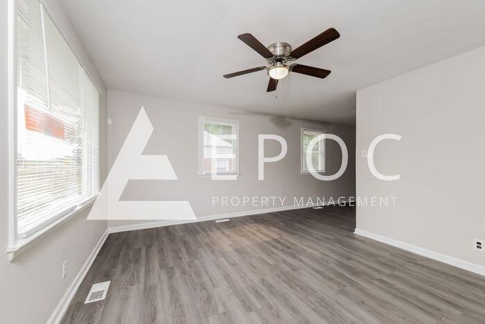 1614 Quincy St - Photo 2 of 14