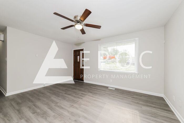 1614 Quincy St - Photo 3 of 14