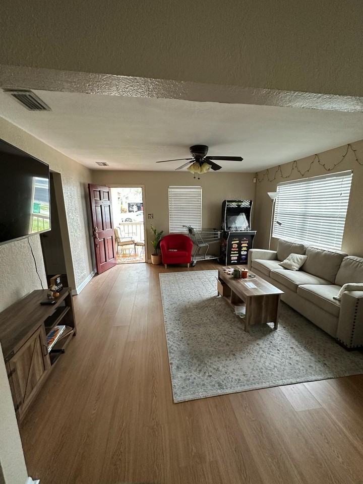 3619 W De Leon St #NA - Photo 2 of 7