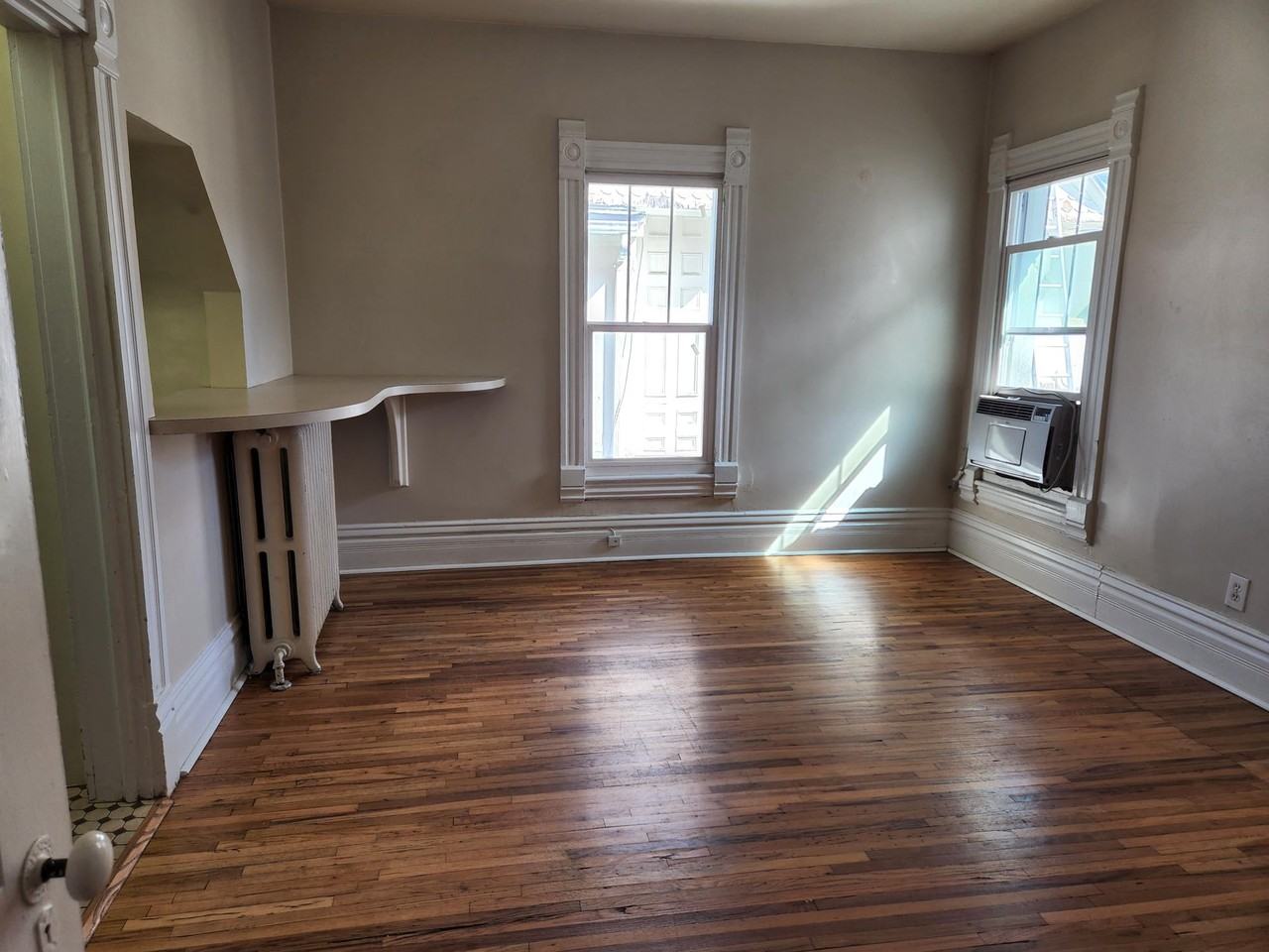 1639 N Ogden St #4 - Photo 3 of 11