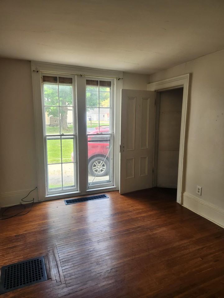 20 Grove St #1 - Photo 3 of 7