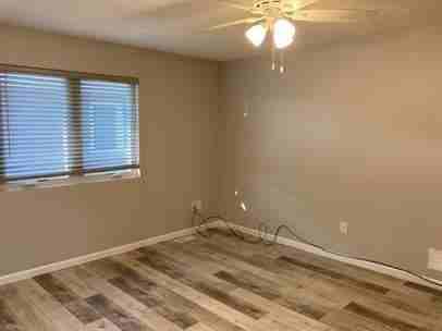 704 E 8th St - Photo 3 of 14