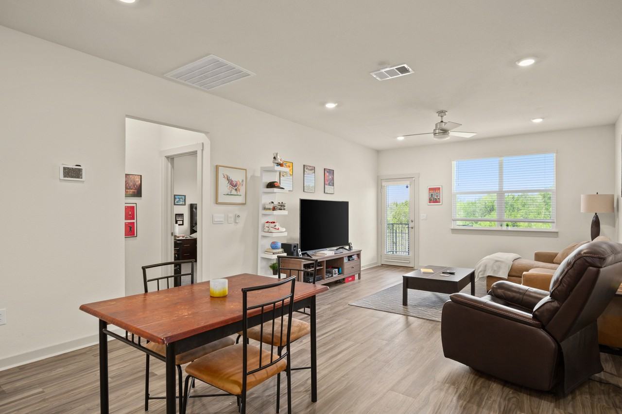 7514 Daves Landing Dr - Photo 7 of 21