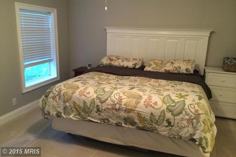 16100 Cobb Island Rd - Photo 2 of 5