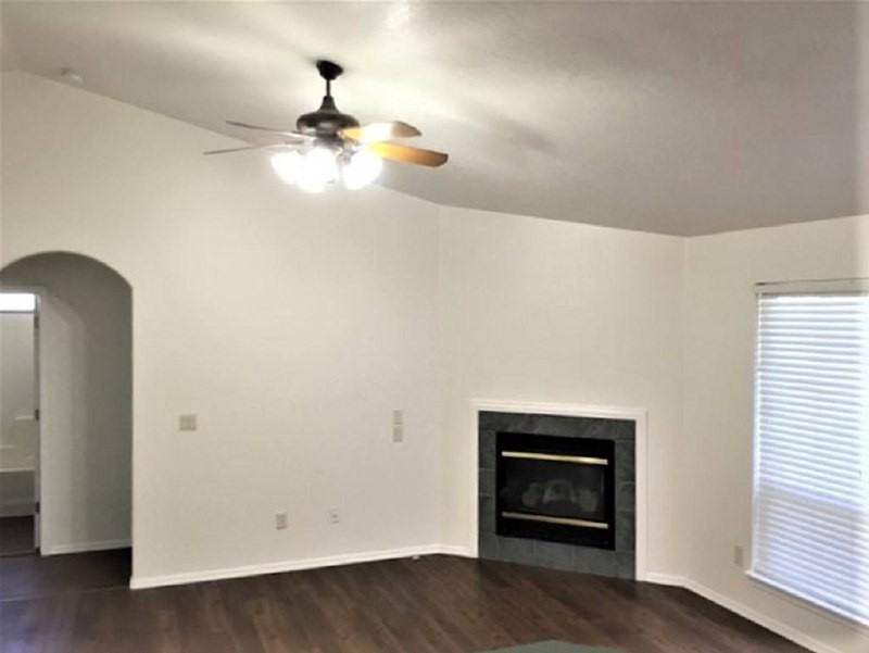 716 Maple Ave #NA - Photo 3 of 17