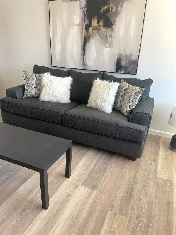 1007 Dexter Ln - Photo 3 of 8