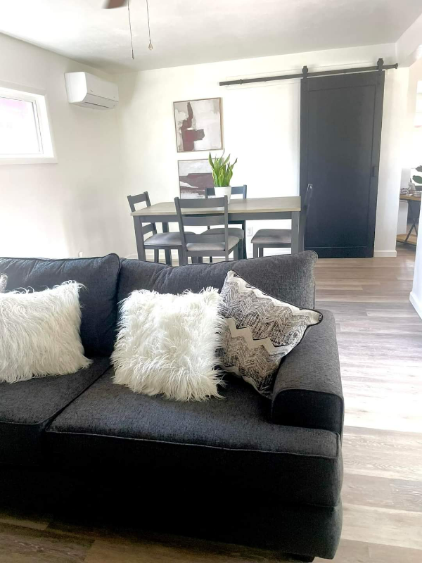 1007 Dexter Ln - Photo 4 of 8