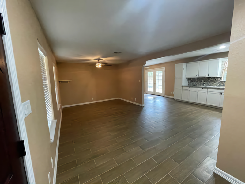 531 Roper St - Photo 3 of 34