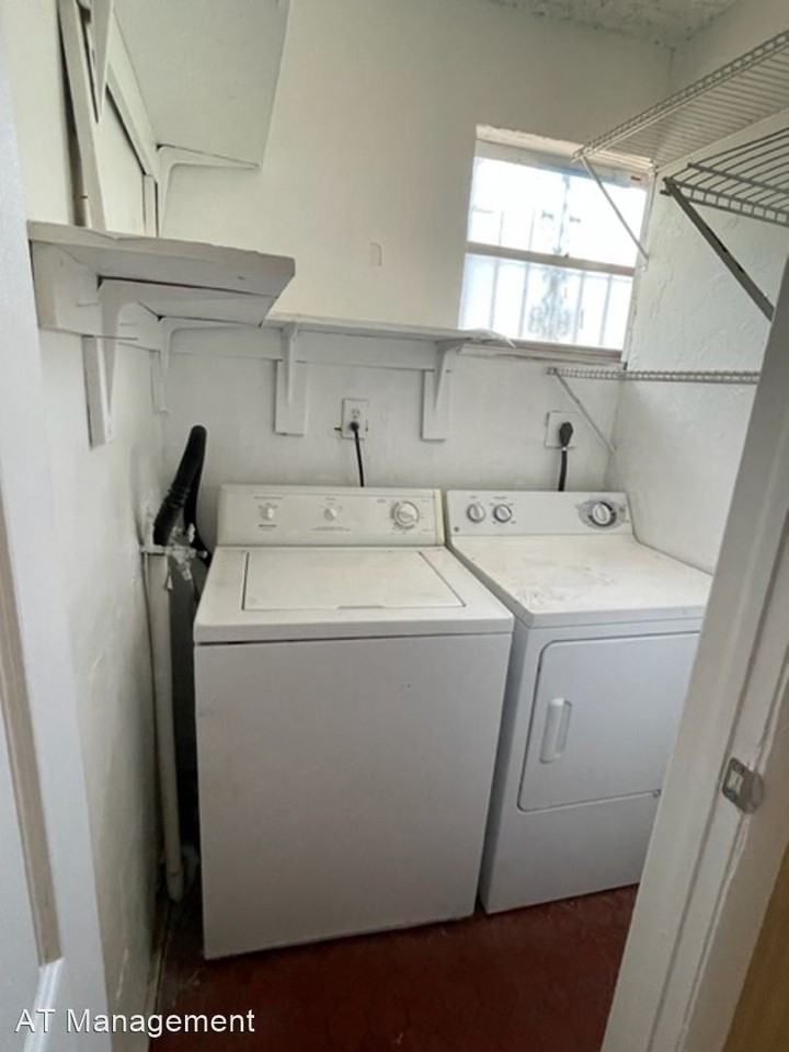 1205 Nw 23rd Ave - Photo 3 of 12