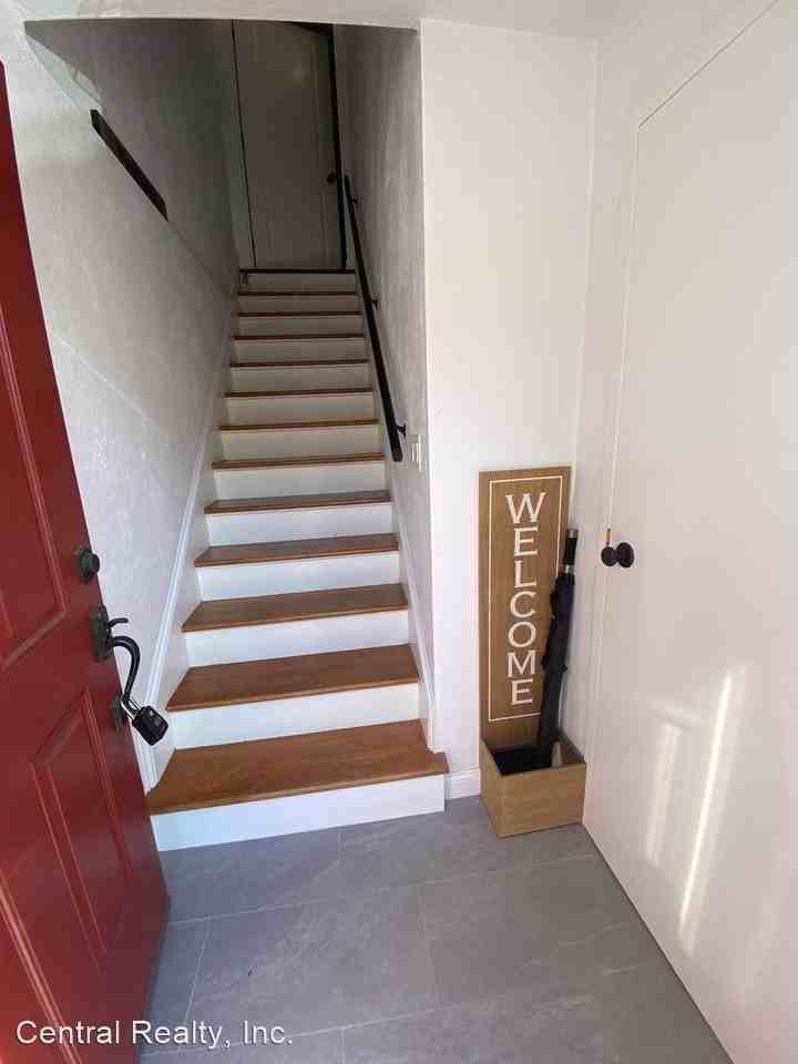 24 Hawkstead Holw - Photo 2 of 19