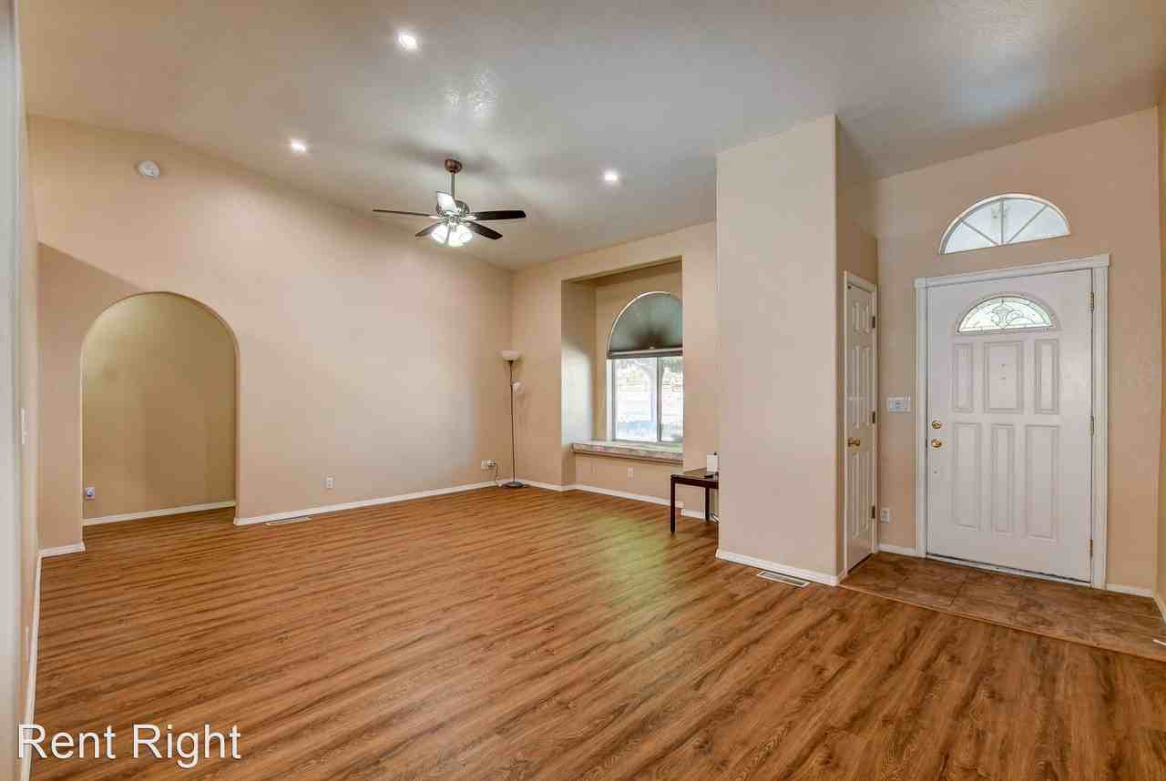 5035 N Desert Ln - Photo 3 of 35