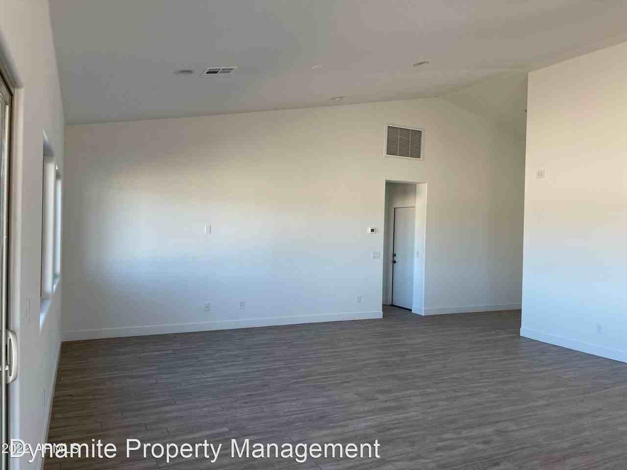 3640 N Cocopa Dr - Photo 3 of 10