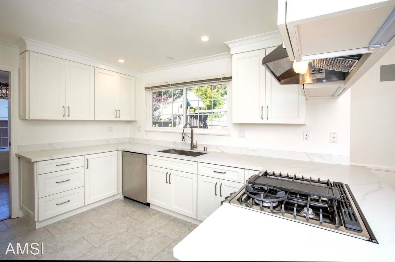 263 Knight Dr - Photo 2 of 28