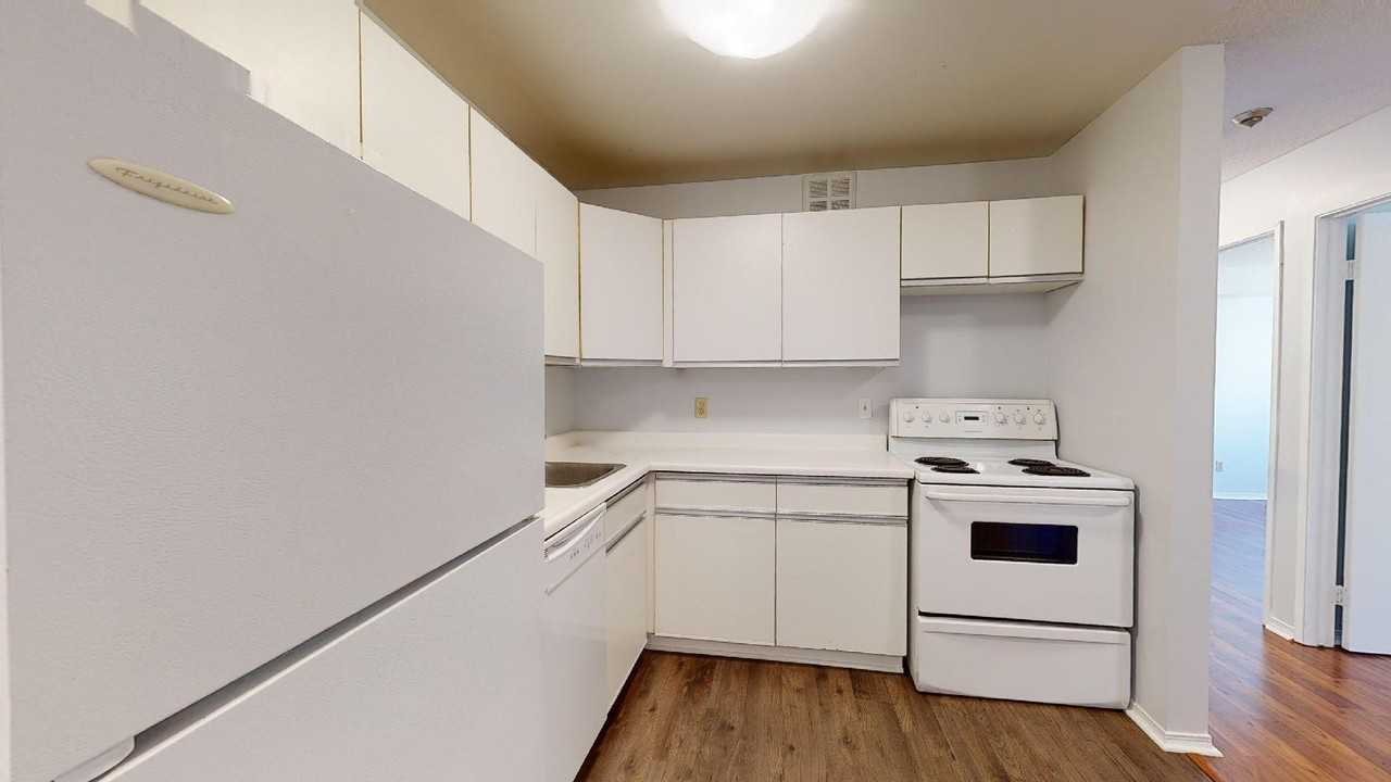 1450 Glen Abbey Gate - Photo 3 of 16