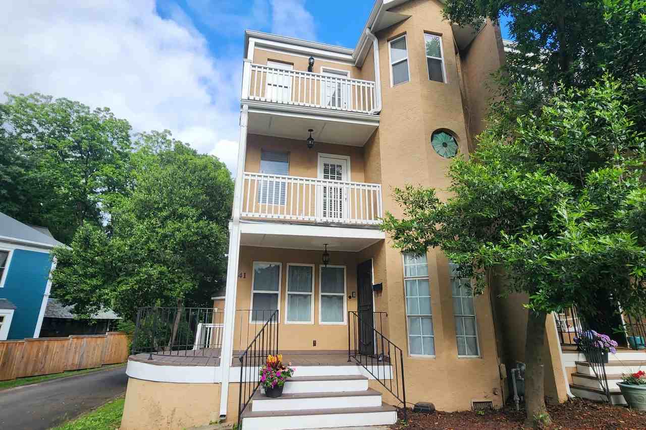 41 Delta Pl Ne - Photo 2 of 50